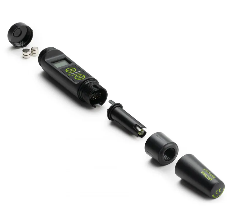 Milwaukee PH55 PRO Waterproof pH & Temperature Tester with ATC & a Replaceable Probe - Image 3
